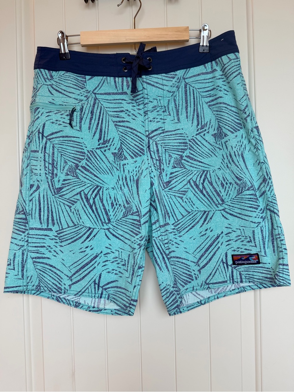 PATAGONIA Stretch Wavefarer Boardshorts Size 34 Rain Fern Speckle Vjosa Green